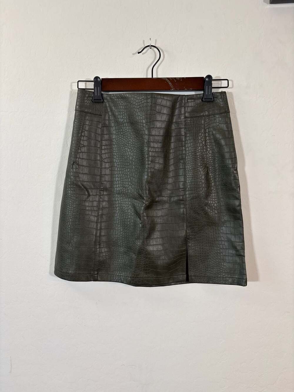 Skies Are Blue Olive Green Croc Embossed Faux Leather Mini Skirt Size S